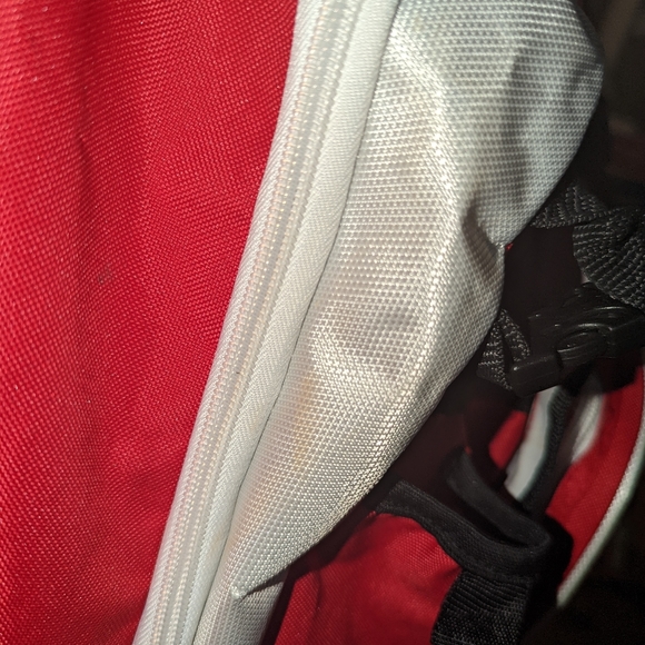 Louisville Slugger Softball Large Backpack Expandable Red White Travel equipment - Picture 11 of 14